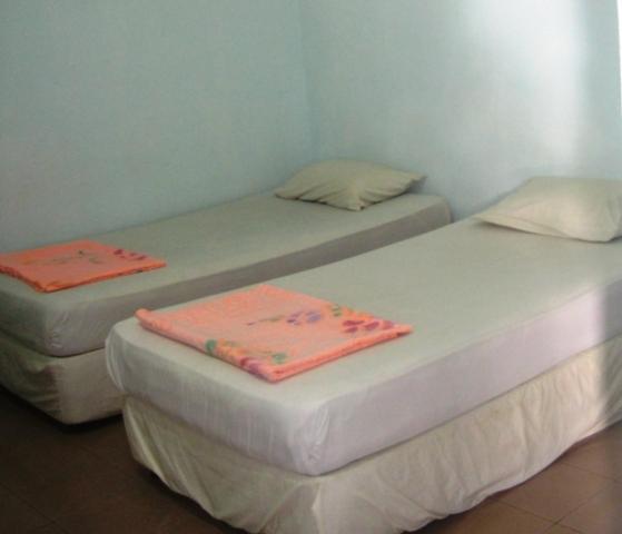 Et Budget Guest House Batu Feringgi Exteriör bild